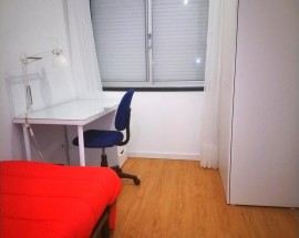 Quarto para estudantes ao pe da Qta Conchas e metro Lumiar