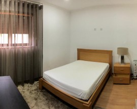 Quarto mobilado com wc privativo em moradia perto do IPT