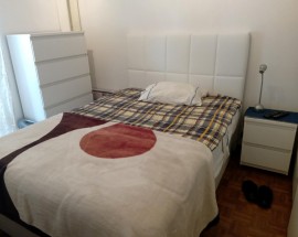Quarto Alfragide para rapaz formado deslocado e portugues