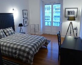 Quartos em charmoso apartamento no Saldanha