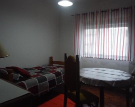 Quarto com muita luz acolhedor e soalheiro Almada