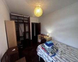 Alugo quarto em Angra do Heroismo