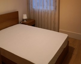 Quarto em moradia ao Carvalhido Porto