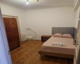 Alugo quarto a menina ou senhora perto do Parque das Nacoes