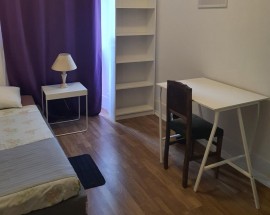 Quarto junto ao Mercado Arroios com cama de casal