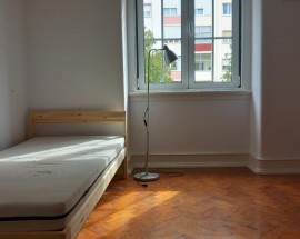 Alugo quarto Lisboa Campo de Ourique