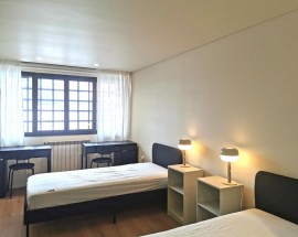 Quarto em vivenda renovada no centro de Braga a 10min da UM