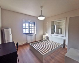 Quarto em vivenda renovada no centro de Braga a 10min da UM