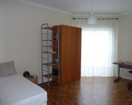 Quarto para rapariga estudante Av Marques de Pombal