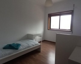Quarto em T2 para estudantes Metro da Senhora da Hora