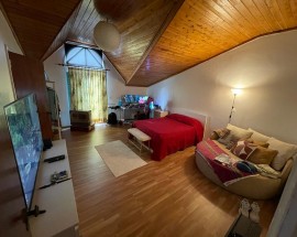 Quarto Ponta Delgada perto da UAC
