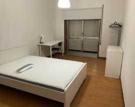 Quarto individual para arrendamento em Braga