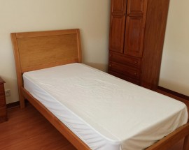 Alugam se quartos a estudantes meninas em Viana