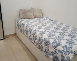 Quarto grande e com otimas condicoes em Almada