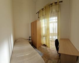 Quarto no centro de Faro
