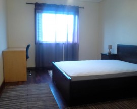 Quarto para rapaz em Aveiro na rua de Aires Barbosa