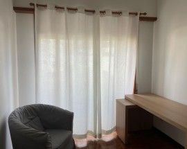 Quarto disponivel para arrendar a estudante