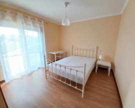 Quarto com varanda para menino metro Castelo da Maia