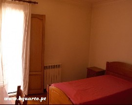Quarto individual para rapazes estudantes em Aveiro