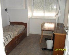 Otimo quarto em Lisboa 5 min a pe metro Olaias