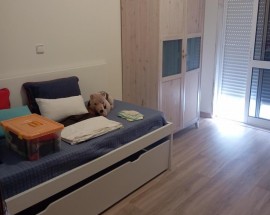 Quarto para alugar a rapariga em Rio de Mouro Sintra