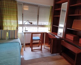 Quarto para senhora ao lado Metro Olaias hipotese garagem