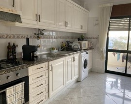 Arrendo quarto a rapariga em Gambelas