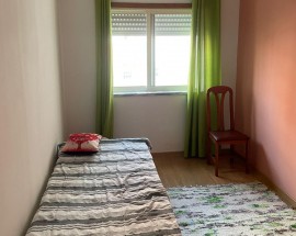 Quarto a arrendar em Sao Domingos de Rana