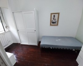 Quarto em casa de familia Lisboa Anjos