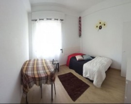 Quarto para feminino Almada praceta Joao de Deus