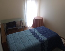 Quarto individual a rapaz Estudante junto a Universidade