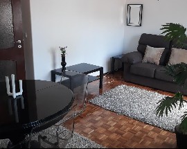 Arrendo T1 remodelado e mobilado no centro do Porto
