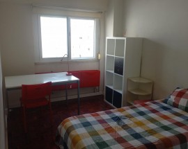Quartos para raparigas estudantes junto metro do Lumiar