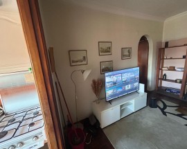 Alugo quarto junto a metro de Pontinha e Carnide