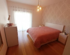 Arrendo apartamento T1 com lugar de estacionamento