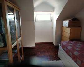 Quarto em duplex para alugar em Oeiras