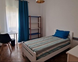 Quarto individual junto ao Campus Universitario