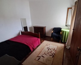 Alugo quarto Cascais rua Santa Monica