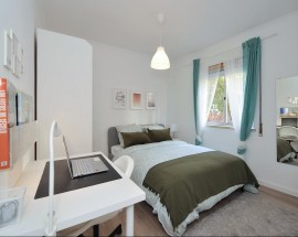 Quarto Monte Caparica estudantes raparigas