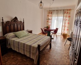 Quarto espacoso junto ao Campus Universitario