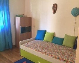 Quarto amplo junto a Faculdade Nova de Carcavelos