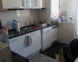Quartos agradaveis em apartamento com excelentes condicoes