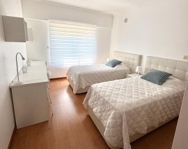 Quarto rapariga estudante Lisboa