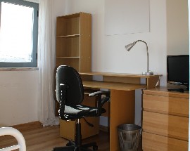 Quarto individual Monte Caparica perto FCT UNL e Egas Moniz