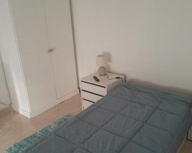 Arrendo quarto individual Vila Nova da Caparica