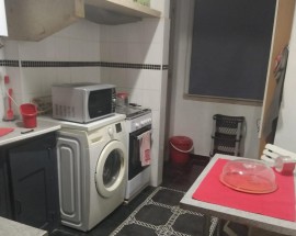 Quarto situado Lisboa praca Paiva Couceiro