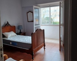 Quarto na Calcada de Carriche em Lisboa