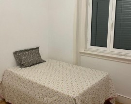 Arrendo quarto a senhora em Alges