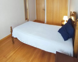 Quarto rapariga Braco de Prata