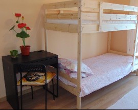 Sunny and clean rooms in Cascais